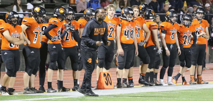 Jamal Jones photo Ray Hamill : HumboldtSports.com